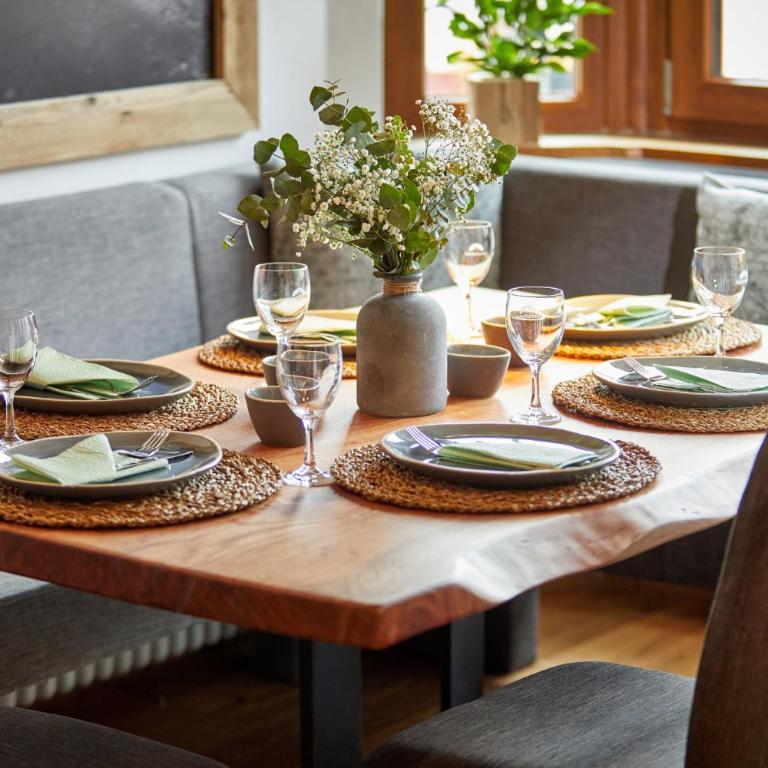 Alpis Ferienwohnung - Chalet mit 3 Schlafzimmern und Bergblick - 40