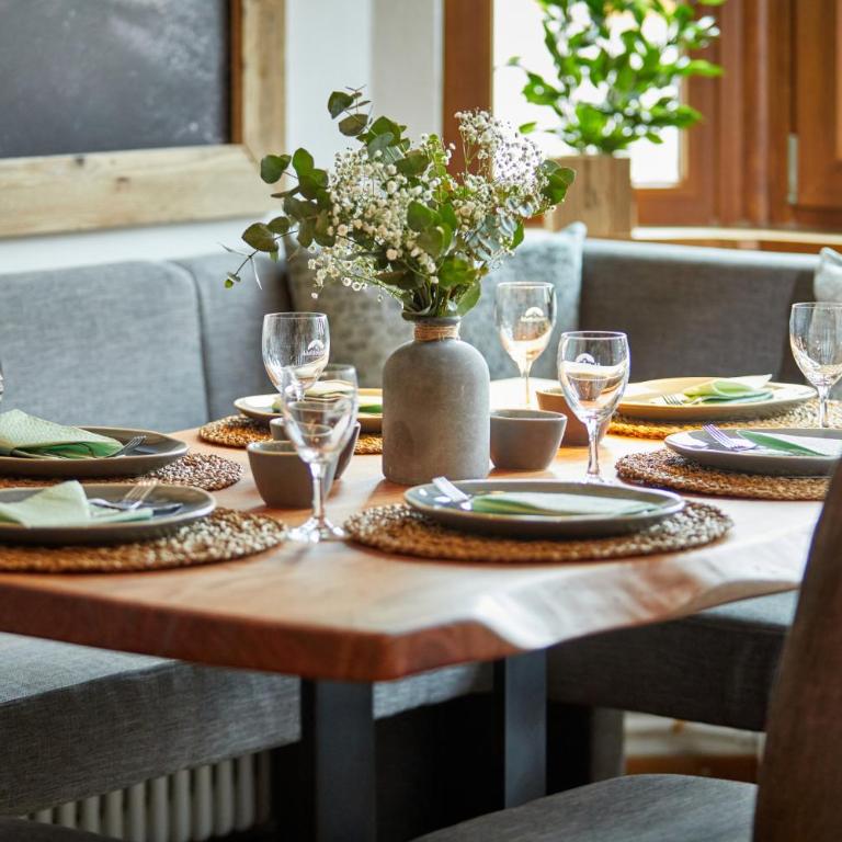 Alpis Ferienwohnung - Chalet mit 3 Schlafzimmern und Bergblick - 15