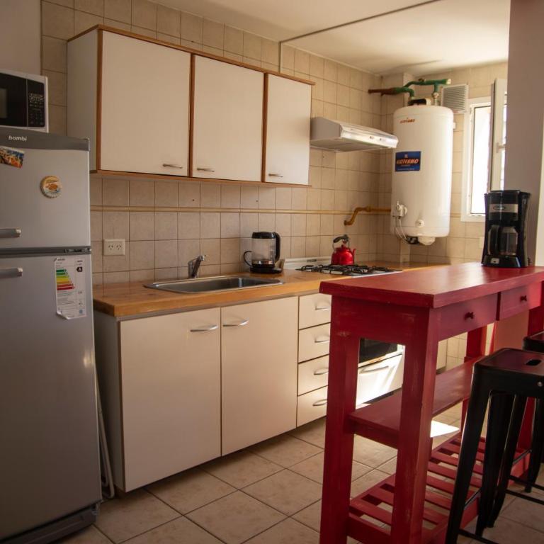 DEPARTAMENTO CÉNTRICO CON VISTA AL LAGO - Apartamento de 2 dormitorios - 8