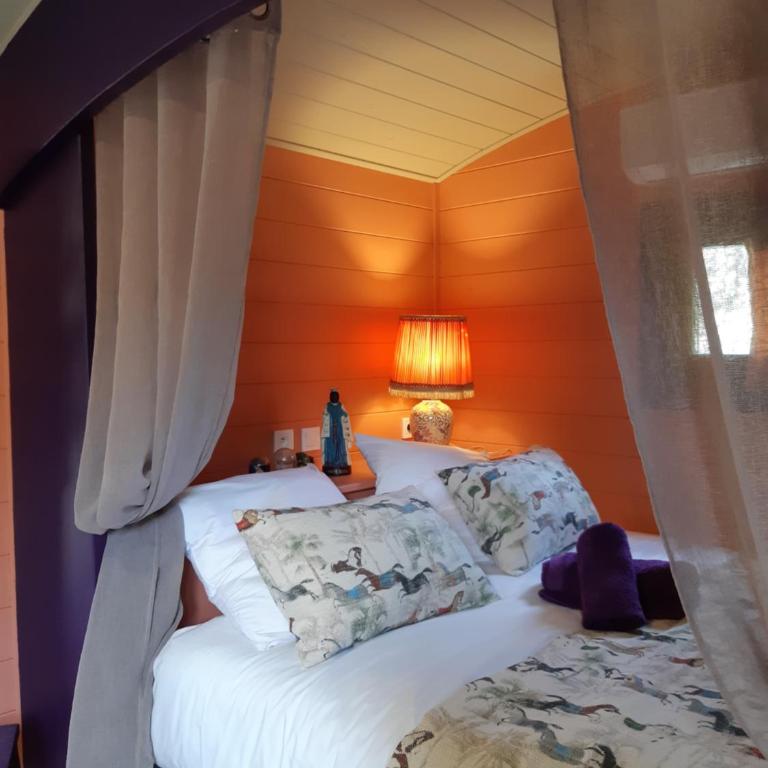 REMY A DIT - Caravane - 1