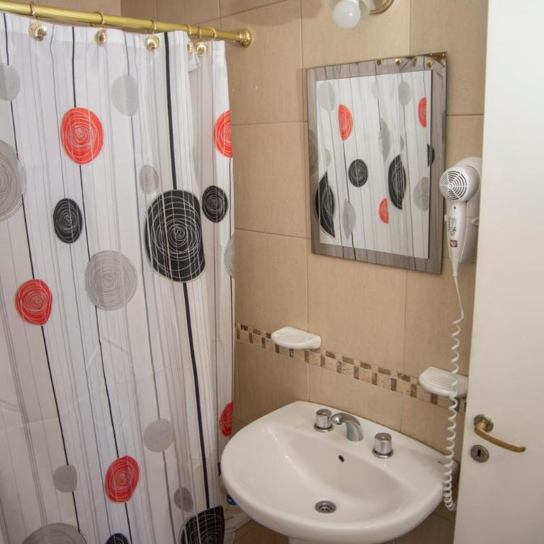 DEPARTAMENTO CÉNTRICO CON VISTA AL LAGO - Apartamento de 2 dormitorios - 12