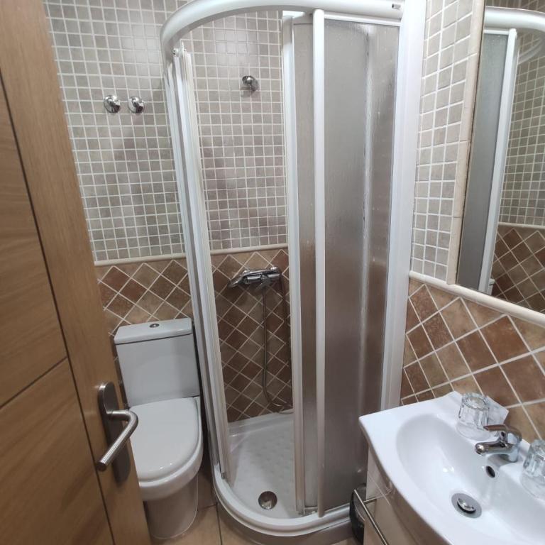 Hostal Maria Ronda - Budget Single Room - 6