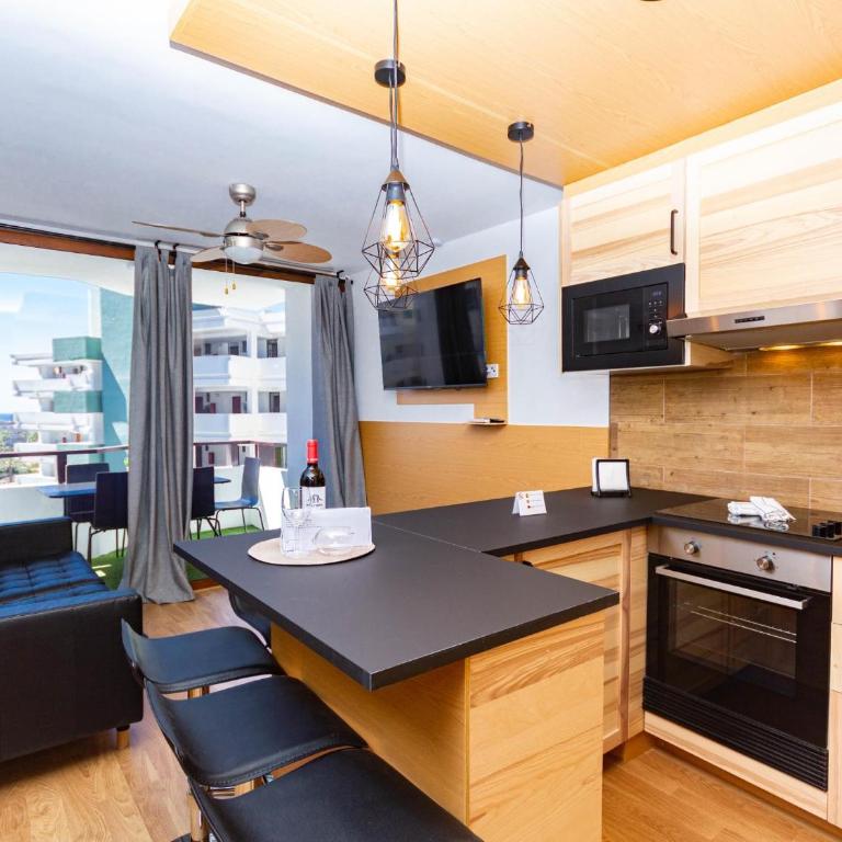 Slipper friendly Holiday Home - Three-Bedroom House - 22