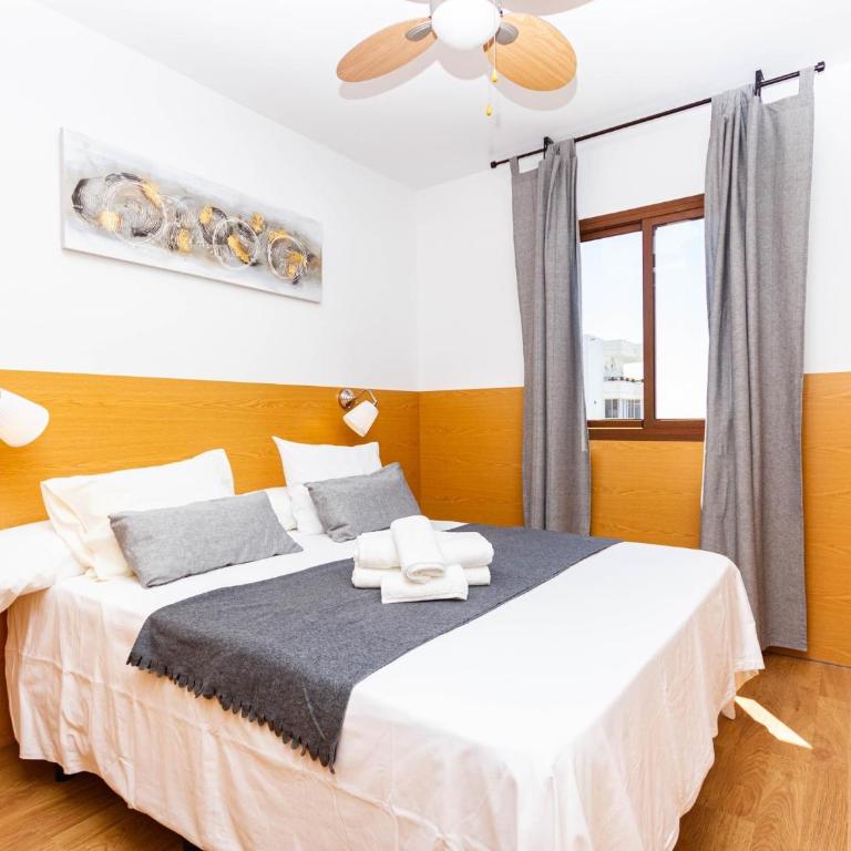Slipper friendly Holiday Home - Three-Bedroom House - 21