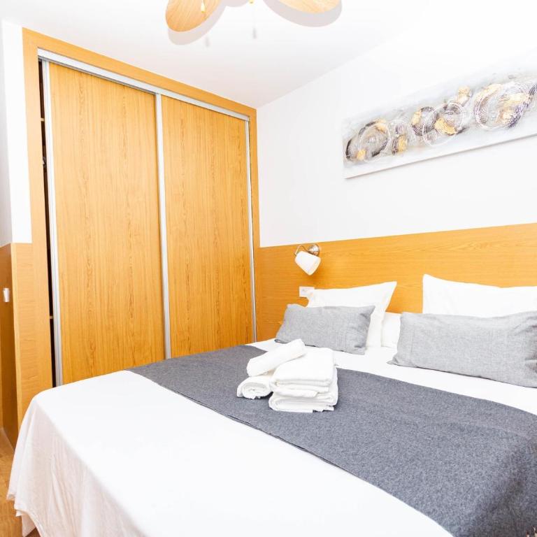 Slipper friendly Holiday Home - Three-Bedroom House - 20