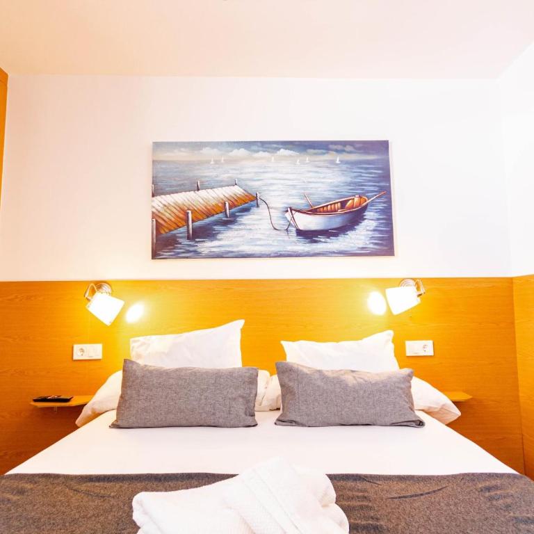 Slipper friendly Holiday Home - Three-Bedroom House - 15