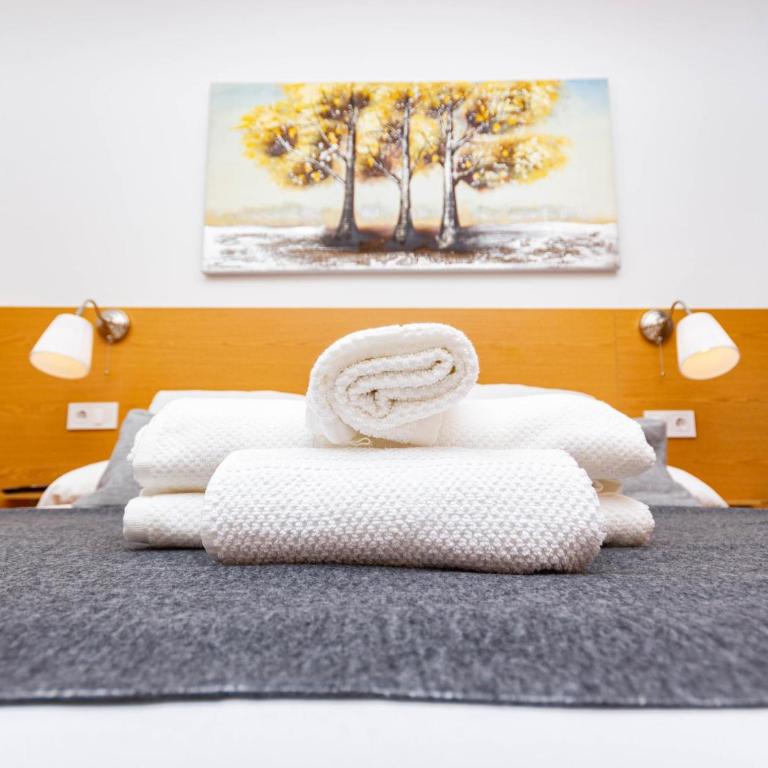 Slipper friendly Holiday Home - Three-Bedroom House - 11