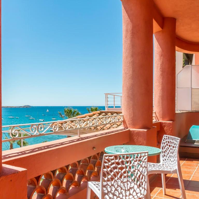 Les Galets Hôtel et B&B - Chambre Double Supérieure "les Galets" avec Terrasse - Vue sur Mer - 2
