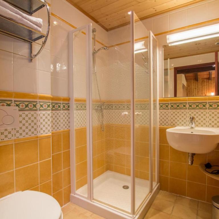 Le bois des Louison - Chambre Triple Confort avec Douche - 5