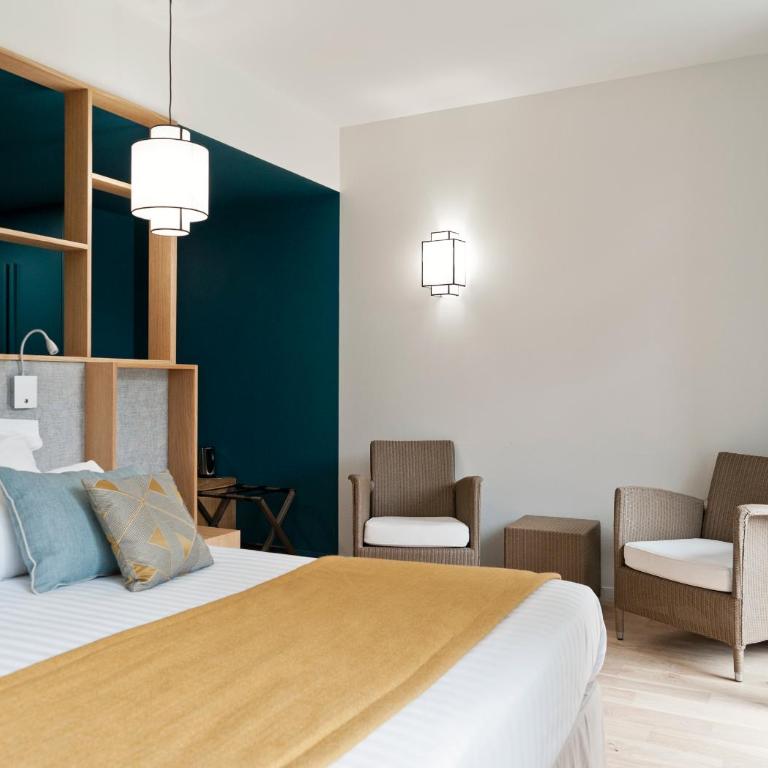 Hôtel Les Costans, The Originals Relais - Chambre Double Supérieure avec Terrasse - Vue sur Jardin - 4