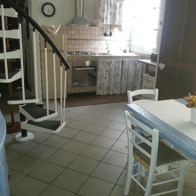 Case Vacanze Borgo Marina IMPERIA - Appartamento su 2 Livelli con 1 Camera da Letto - 6