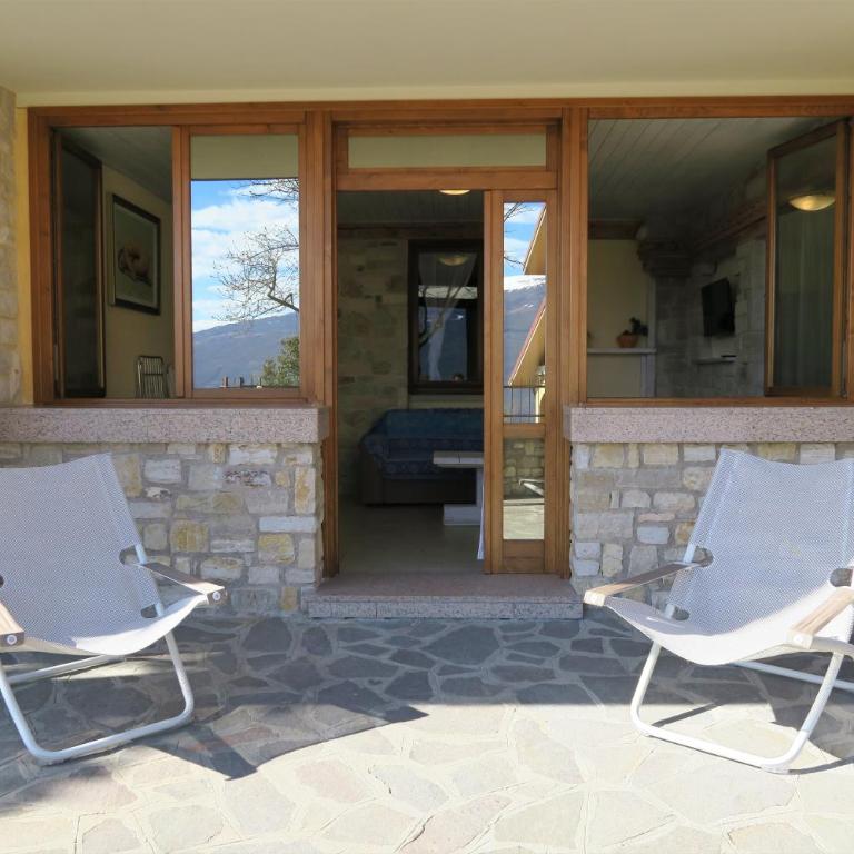 Villa Arianna Lake View Apartments with Pool - Ground Floor Apartment with Lake View - 10