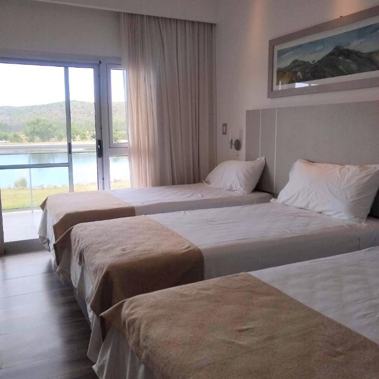 Hotel Cantera Respira Campo - Deluxe Double or Twin Room with Lake View - 12