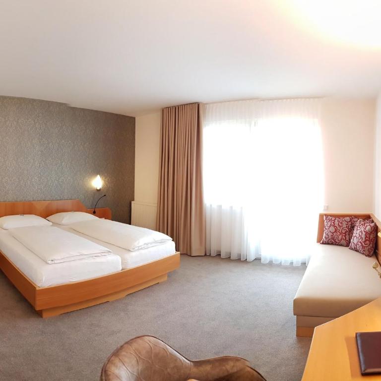 Hotel-Restaurant Teuschler-Mogg Bad Waltersdorf inklusiv Genusscard - Habitación Doble con balcón - 1