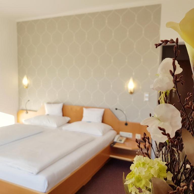 Hotel-Restaurant Teuschler-Mogg Bad Waltersdorf inklusiv Genusscard - Habitación Doble - 1