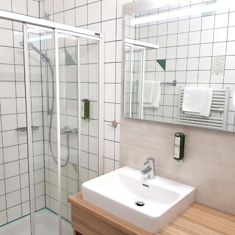 Hotel-Restaurant Teuschler-Mogg Bad Waltersdorf inklusiv Genusscard - Habitación Doble - 2