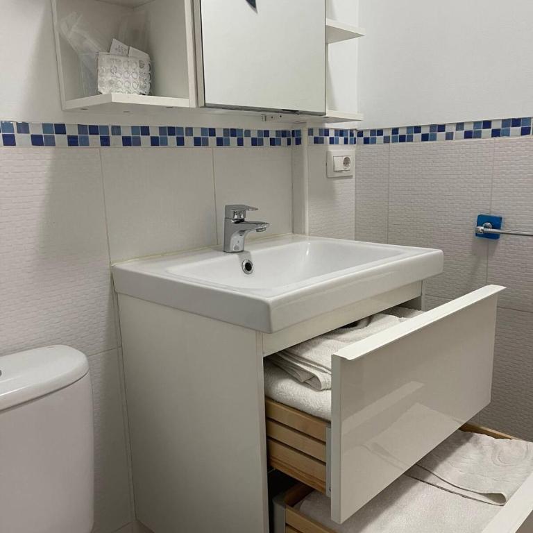 Estudio La Gavota, vista al mar - Estudio con 1 cama grande - 37