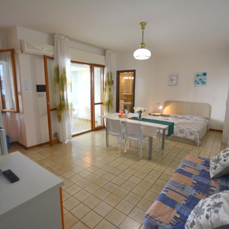 Lignano with pool - Monolocale con Vista Piscina - 14