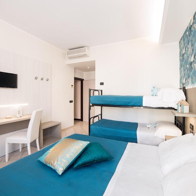 Viva Beach Hotel - 20m from the Beach & Large Breakfast - Camera Quadrupla - 2