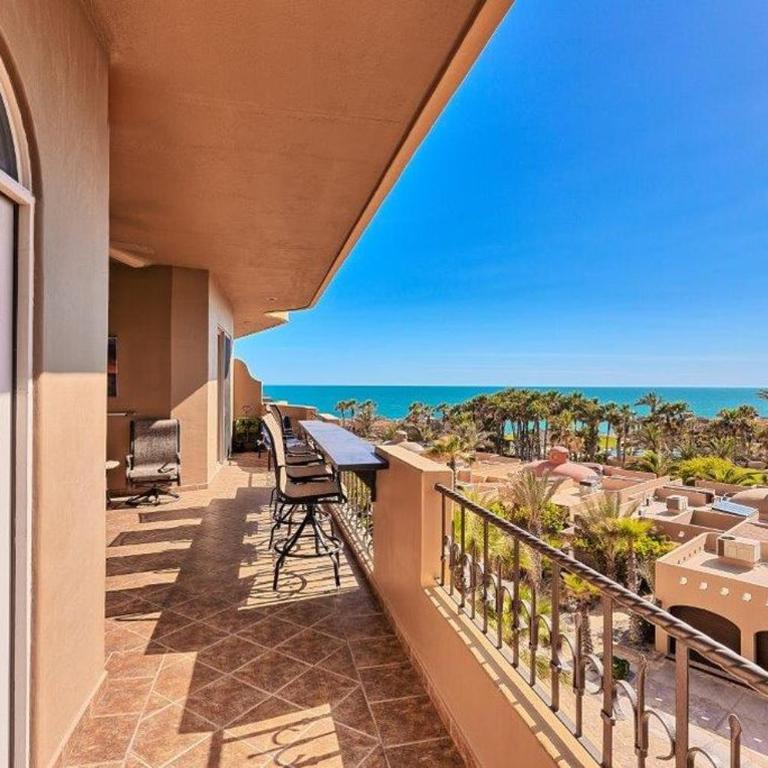 Bella Sirena 305-A - Elegant Oceanview Condo on Beachfront Resort - Apartment with Sea View - 1