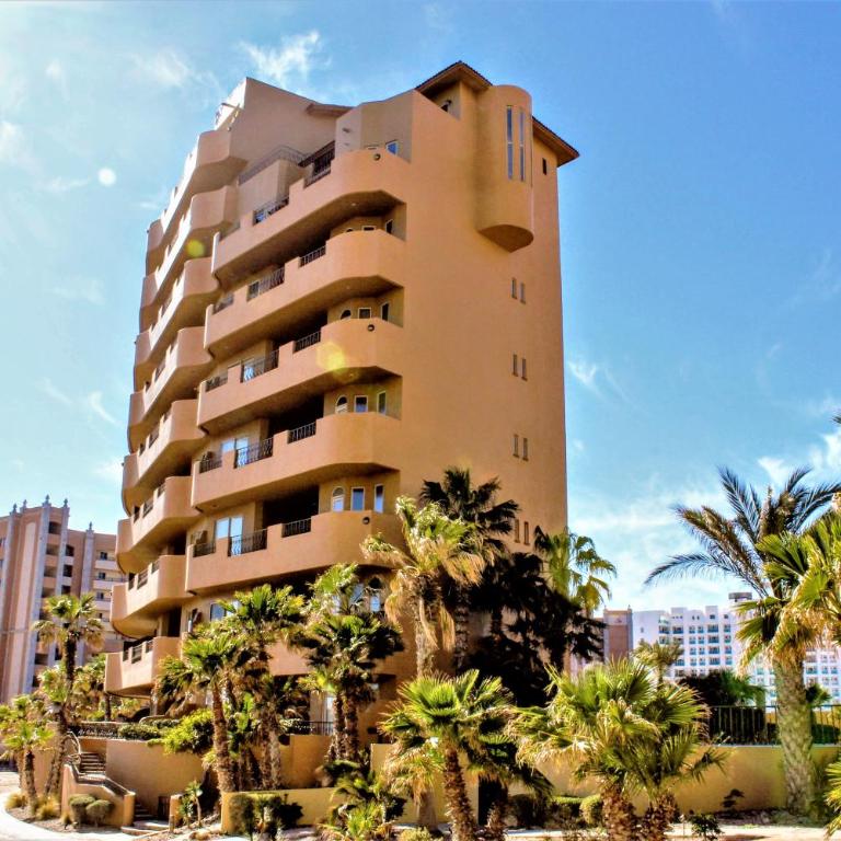 Bella Sirena 305-A - Elegant Oceanview Condo on Beachfront Resort - Apartment with Sea View - 21
