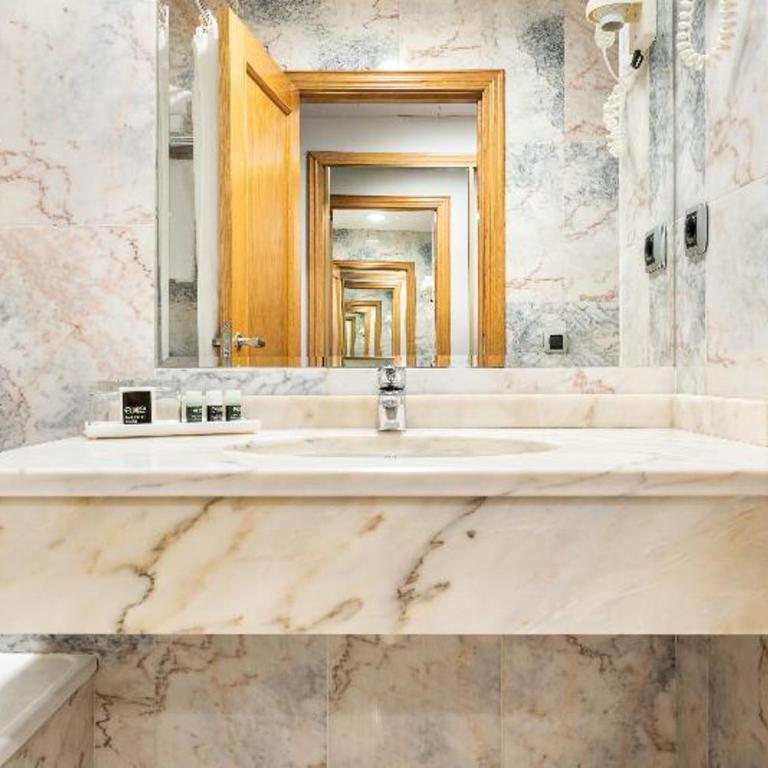 Exe Area Central - Premier Double or Twin Room - 1