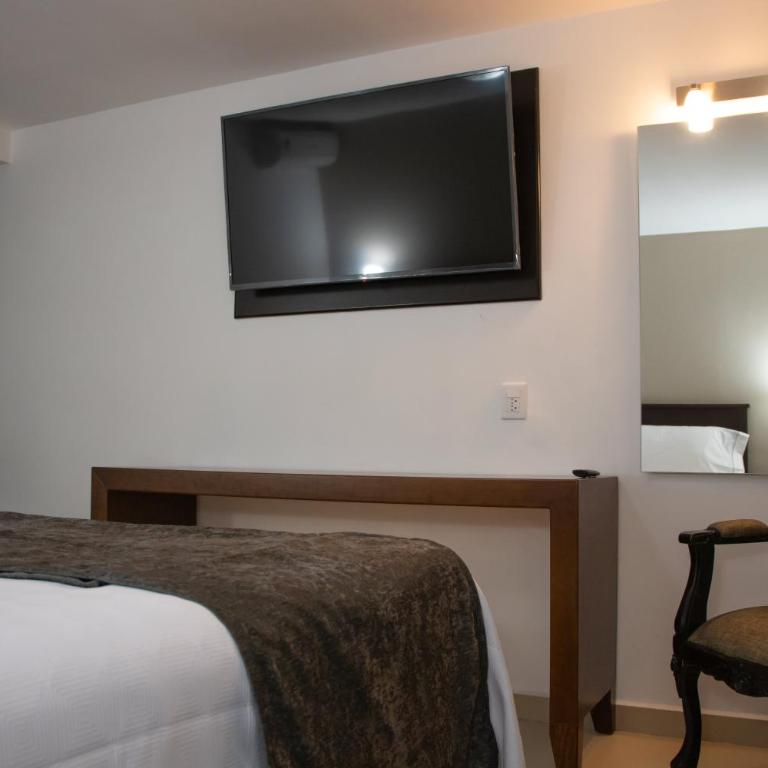 Hotel Las Pergolas - Superior Queen Room - 2