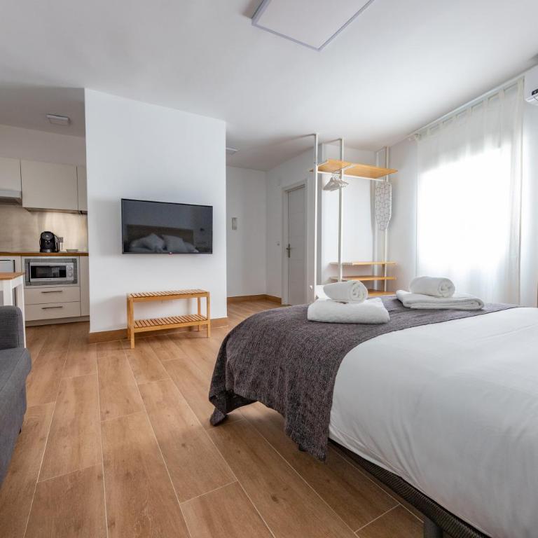 FUN BUILDING STUDIOS by HOMEABOUT - Estudio con sofá cama - 1