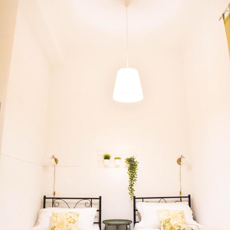 Casa Jolanda B&B - Camera Doppia con Letti Singoli e Bagno in Comune - 21