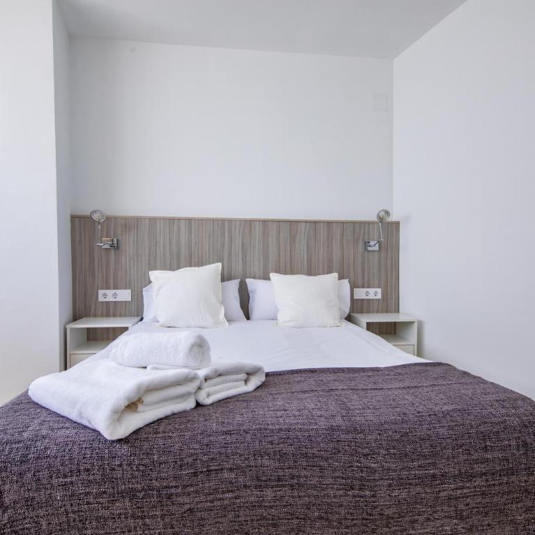 FUN BUILDING APARTMENTS by HOMEABOUT - Superior 2BR 2BT & Private Exterior Balcony - 14
