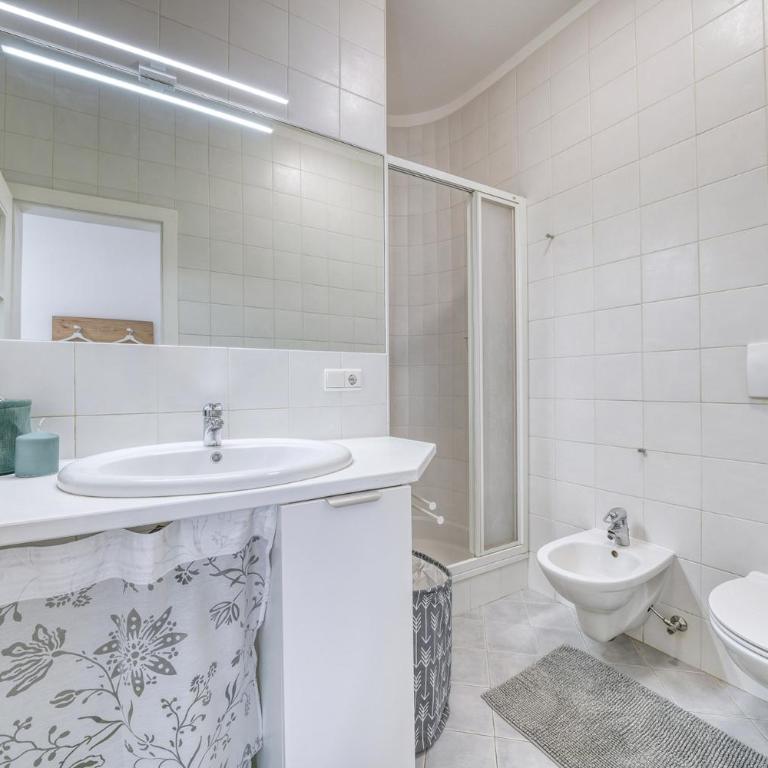 HOMESTWENTY3 - Home five - One-Bedroom Apartment - 7