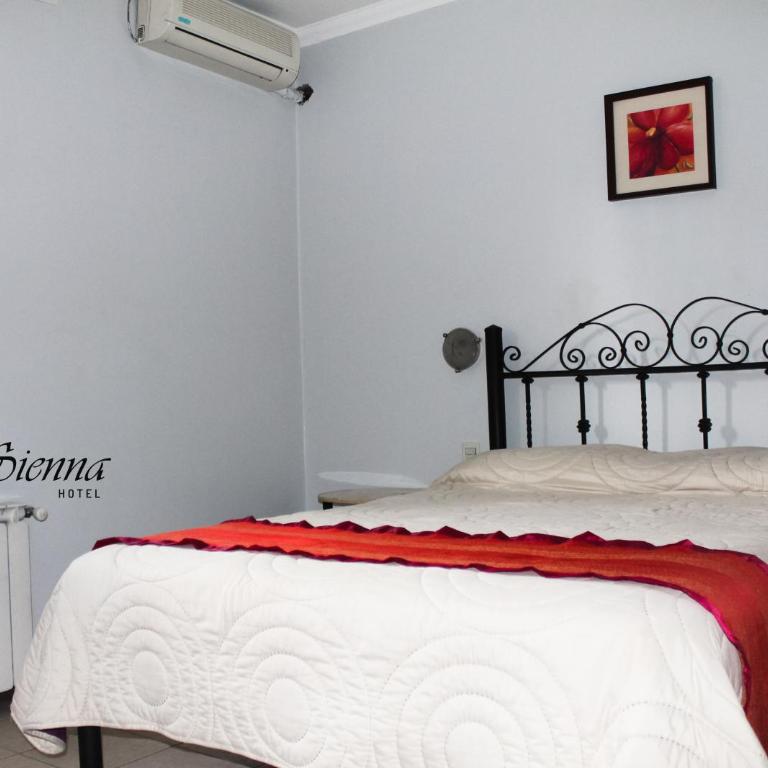 Hotel Sienna - Double or Twin Room - 4