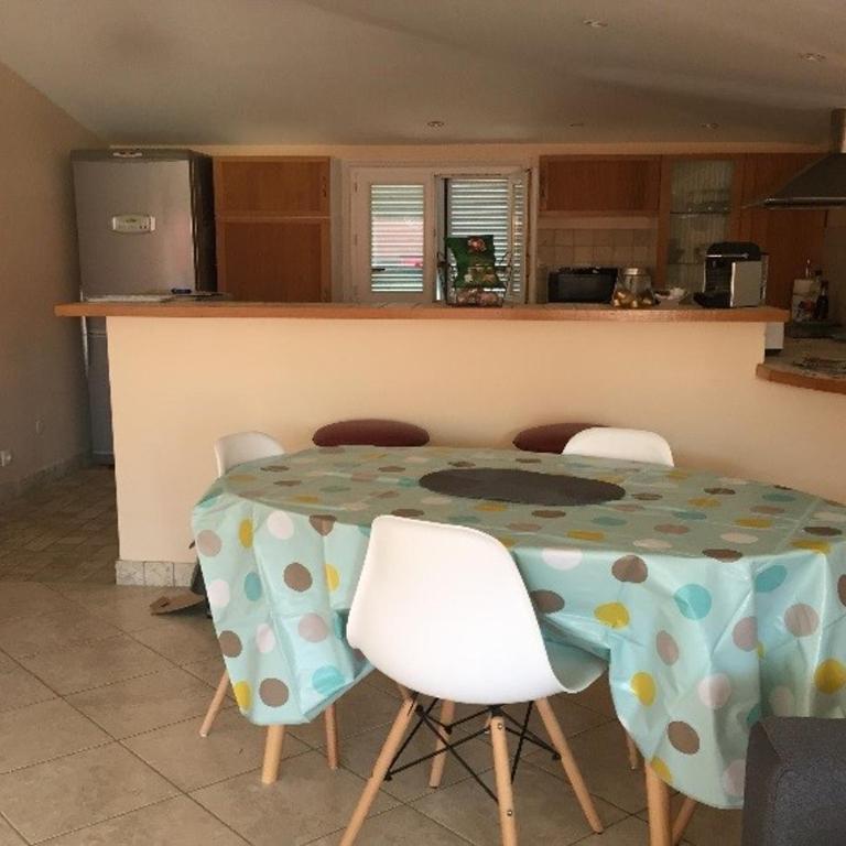 La tropezienne, Duplex 73 m2, 100 m du port, climatisation, grande terrasse - Apartment mit 3 Schlafzimmern - 13