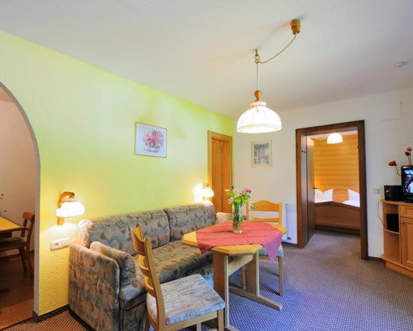 Haus Rätikon - Three-Bedroom Apartment with Shower - 1