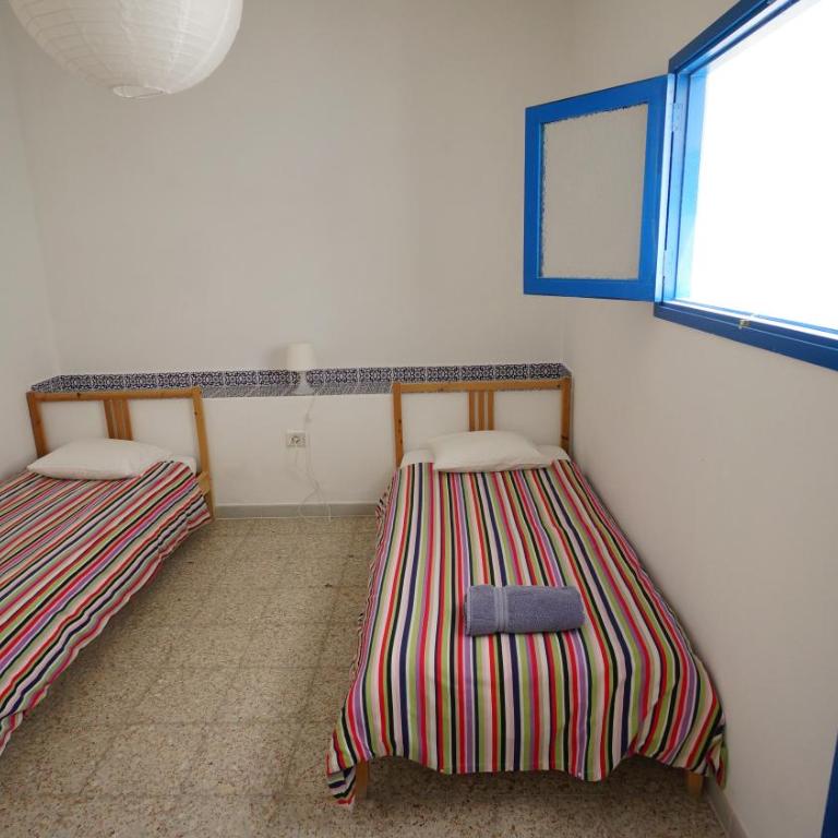 Sol y Mar Surf Camp - Habitación Estándar con baño compartido - 2 camas - 4