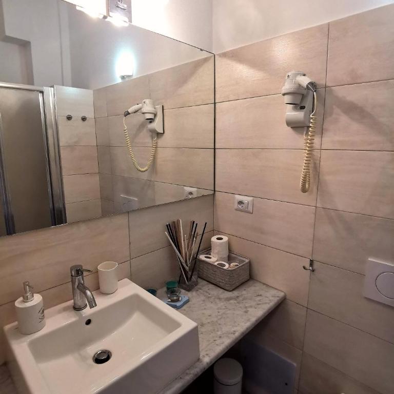 SeaBreeze Vernazza - Double Room with Terrace - 5