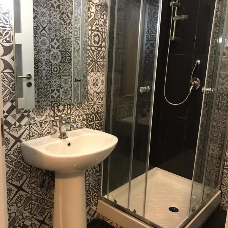 Guest House Bracciano RM - Camera Matrimoniale con Bagno Privato - 2