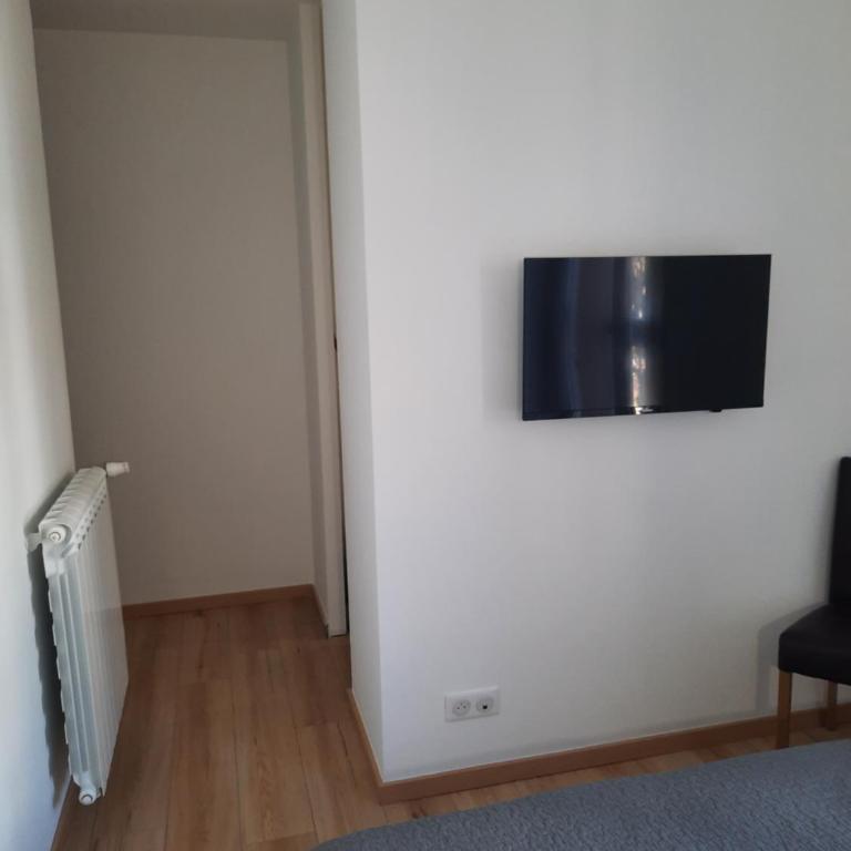 Mon petit Paradis, Cassis centre Apt 90 m2, 200 m Mer, terr plein sud, clim park privé - Appartement 3 Chambres - 25
