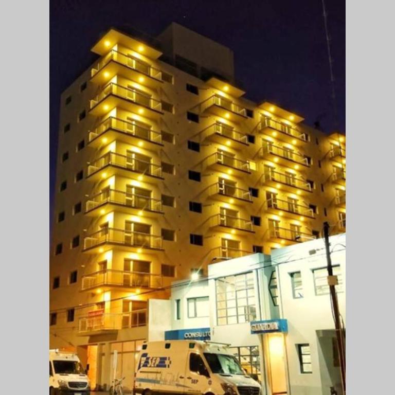 Departamento Puerto Madryn 5 Piso céntrico a 150 mts del mar con cochera - Apartamento con vistas al mar - 1