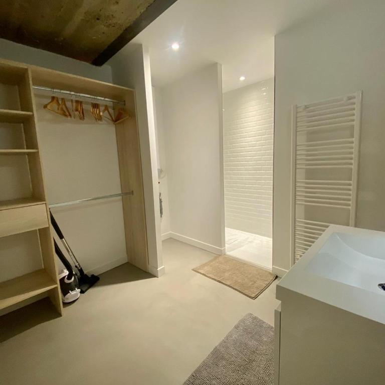Bel appartement T2 de 50 m2, spacieux et lumineux - 009 - Appartement 1 Chambre - 17