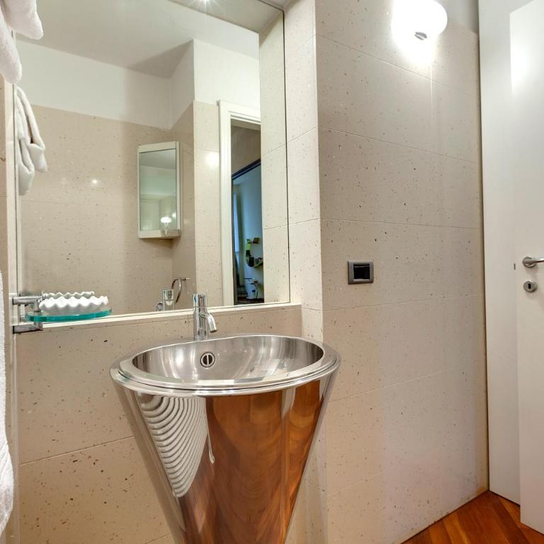 Florence Apartments Home Feeling - Ricasoli One-Bedroom Apartment - 2