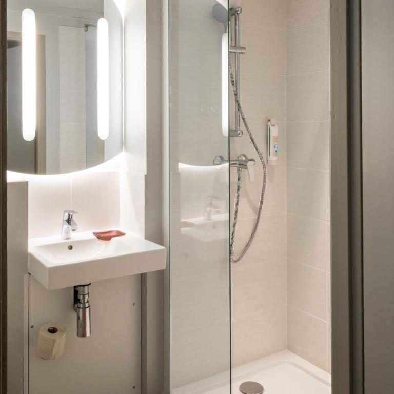 Ibis Budget Sallanches Pays du Mont-Blanc - Chambre Triple avec Lit Superposé - 6