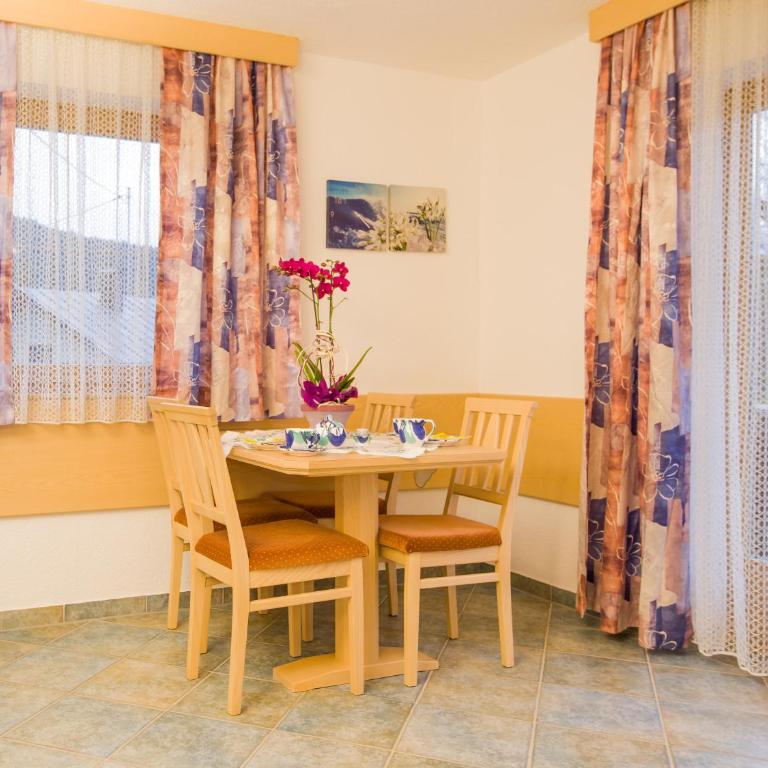 Haus Bergkristall - Apartment mit 2 Schlafzimmern und Blick auf die Berge - 5