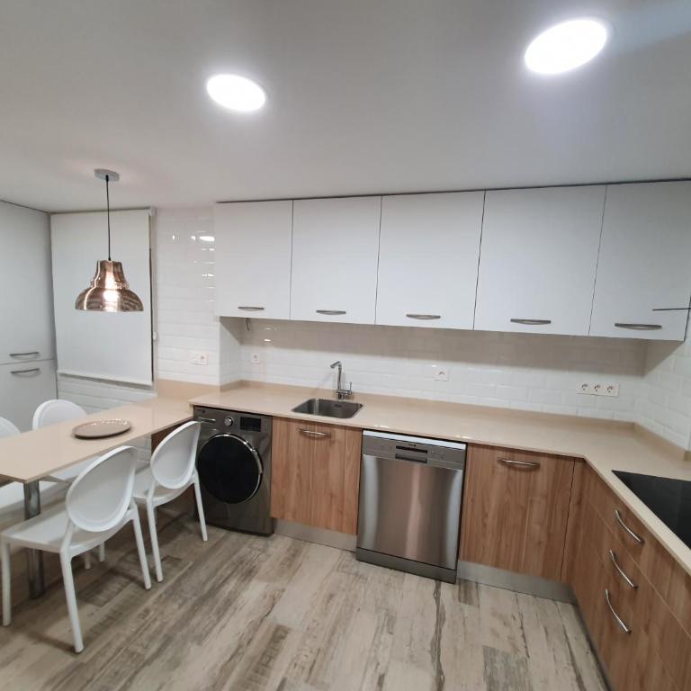 Playa 12 - El lujo de estar en 1ª Línea de playa - VUT-4043-AS - Apartamento de 3 dormitorios - 25
