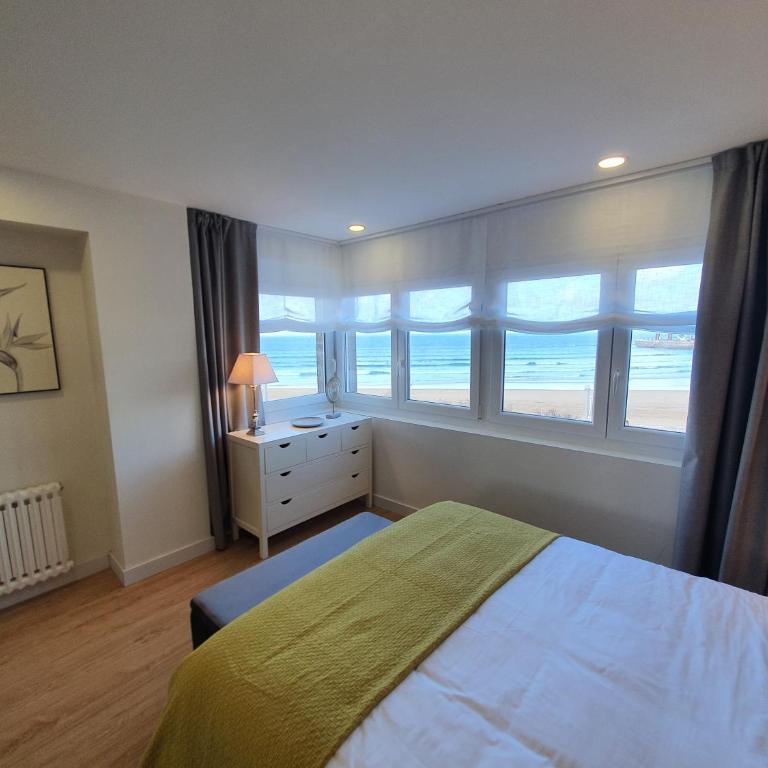 Playa 12 - El lujo de estar en 1ª Línea de playa - VUT-4043-AS - Apartamento de 3 dormitorios - 15