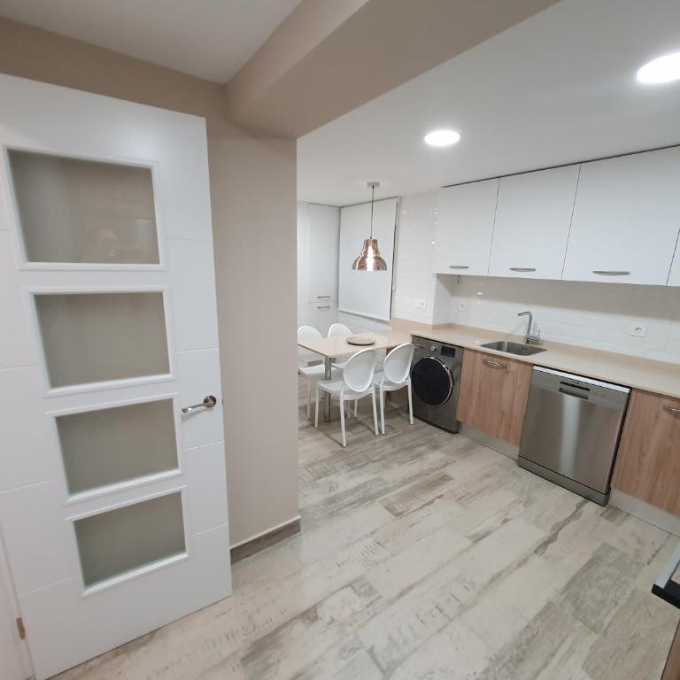 Playa 12 - El lujo de estar en 1ª Línea de playa - VUT-4043-AS - Apartamento de 3 dormitorios - 26