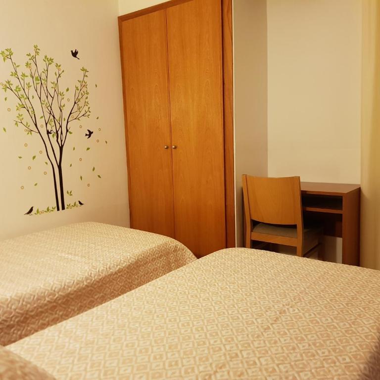 Hostal Mary - ADULTS ONLY 18 AND UP - Habitación Doble Económica - 2 camas - 1