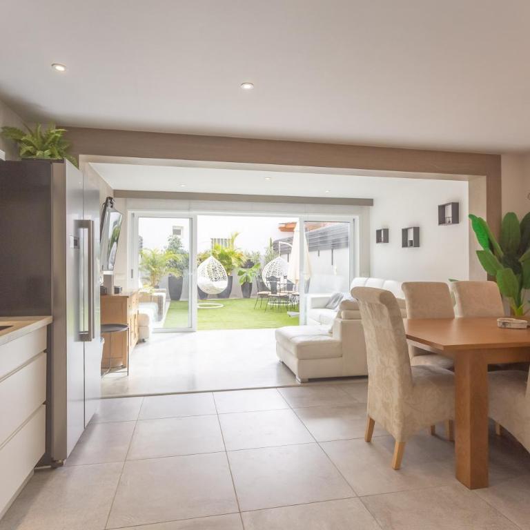 Modern 3 Bedroom Duplex Adeje City Center Wifi - Casa de 3 dormitorios - 26