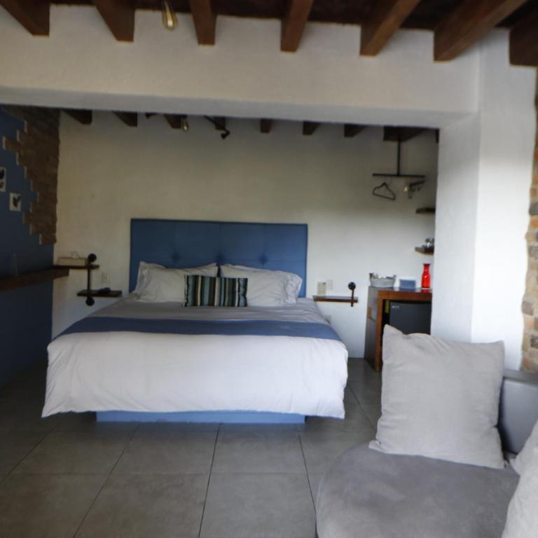 Casa Acento - Habitación con cama extragrande y bañera de hidromasaje - 12