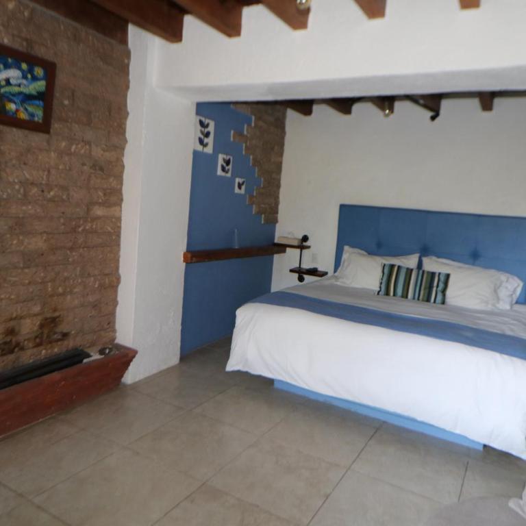 Casa Acento - Habitación con cama extragrande y bañera de hidromasaje - 10